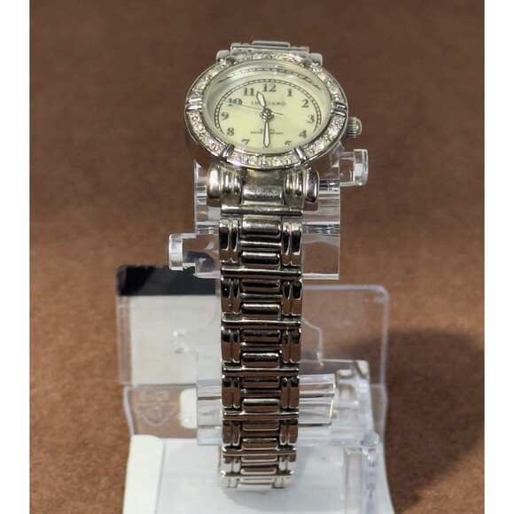 Lucciano Women’s Watch Silver Tone Pearlized Dial Stainless Steel Band WR - Picture 6 of 10